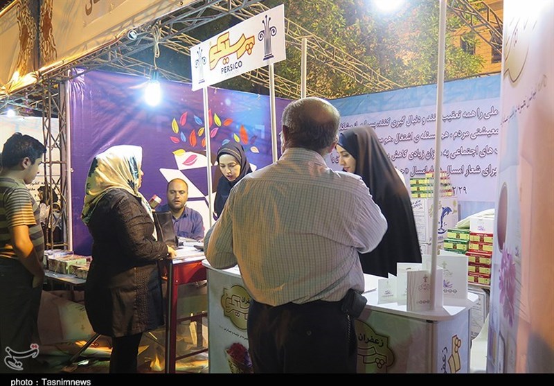 نمایشگاه عرضه مستقیم کالا در سنندج برپا شد