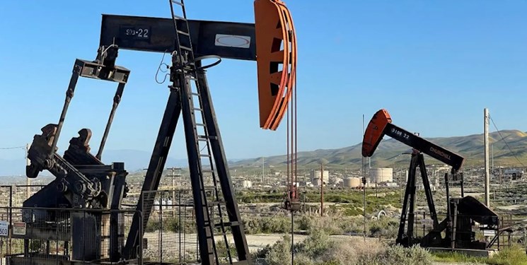 وزیری که صادرات نفت را به صفر رساند دیگران را دروغگو خواند