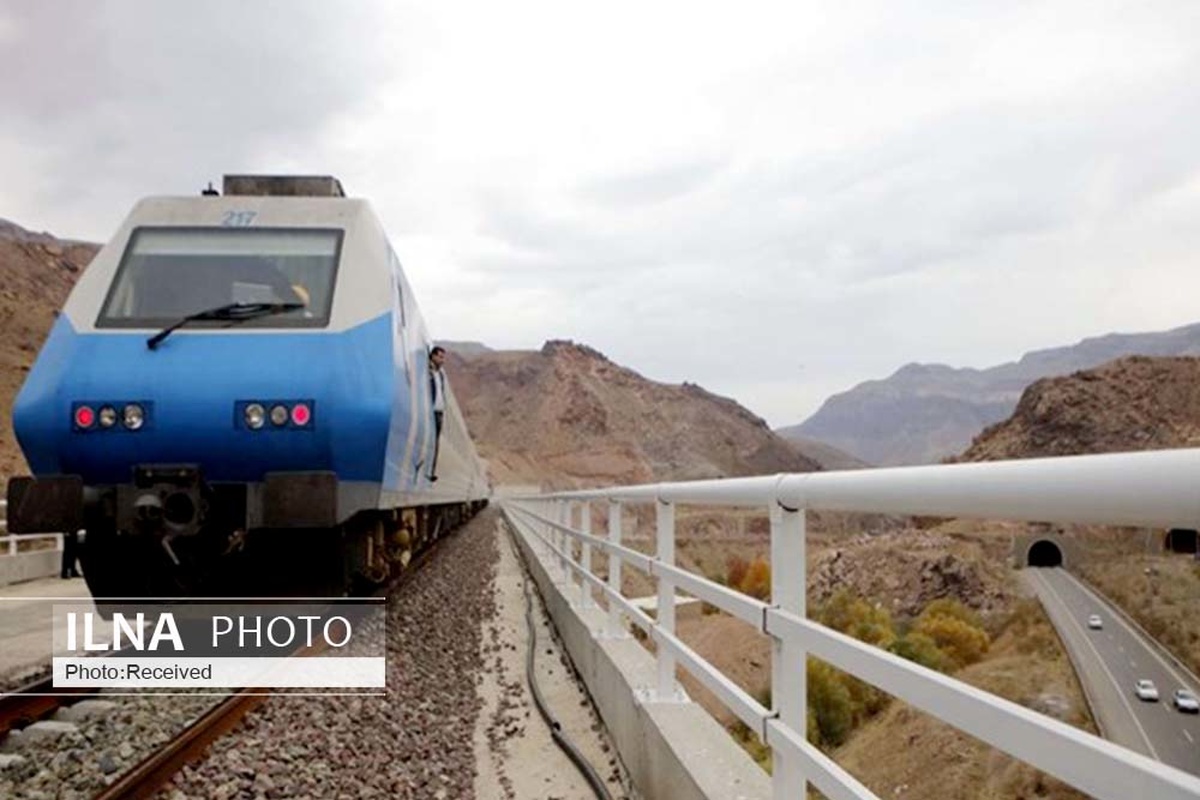 ١٠٠ لکوموتیو و ٢۵٠٠ واگن باری به ناوگان ریلی اضافه میشود