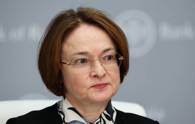 پول نقد از گردش مالی روسیه خارج میشود؟