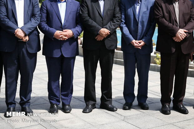 چرا تکلیف صنعت و بازار خودرو را روشن نمیکنید؟