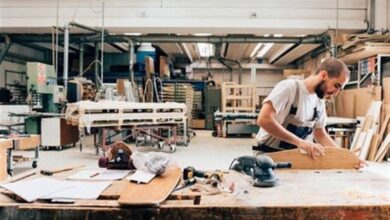 کارخانههای ایتالیا نیروی کار خود را کاهش دادند