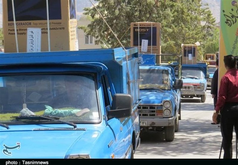 ۳۱۳ سری جهیزیه تحویل نوعروسان کمیته امداد مازندران شد