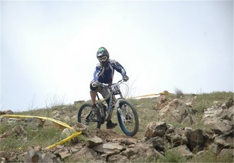 آغاز مسابقات دوچرخهسواری در همدان/ آرین قهرمان کراس کانتری شد