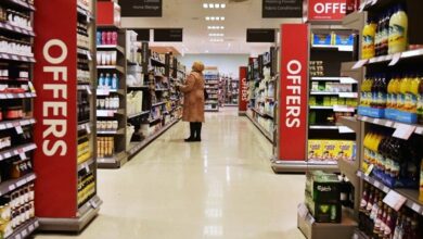 افزایش تورم در انگلیس، مردم هزینههای خود را کاهش دادند