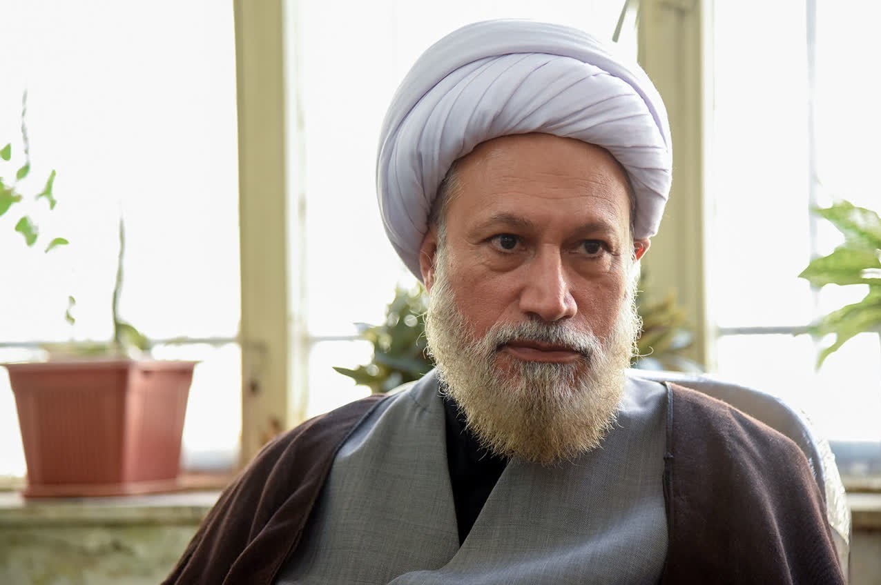 امام جمعه شیراز: با یک جنگ ترکیبی مواجه هستیم/ پلیس ایران را سربلند میدانیم