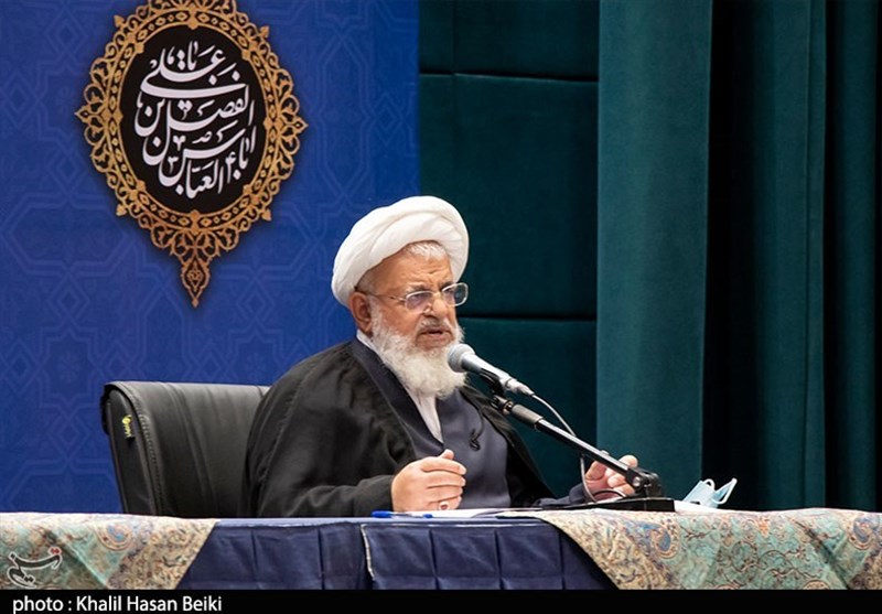 امام جمعه یزد: با مدیران بخشنامهای، فاقد خلاقیت و غیرمتعهد راه به جایی نخواهیم برد