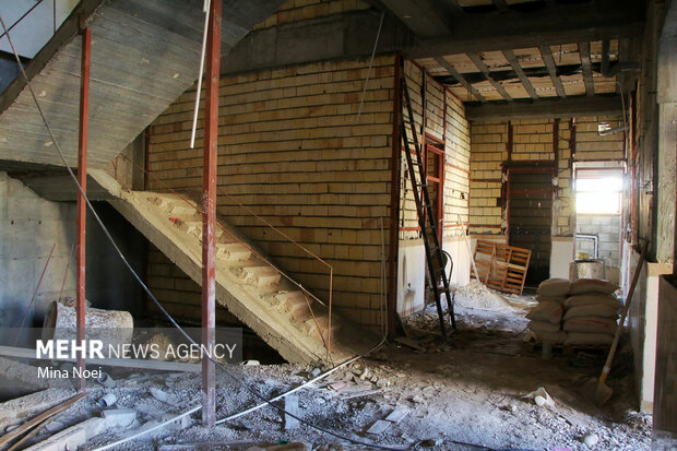 با طرحهای غیرکارشناسی نمیتوان مسکن ساخت