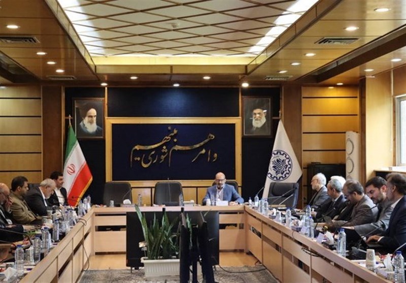 بررسی چالشها و موانع ارتقا تراز بینالمللی دانشگاه شریف در جلسه با مخبر