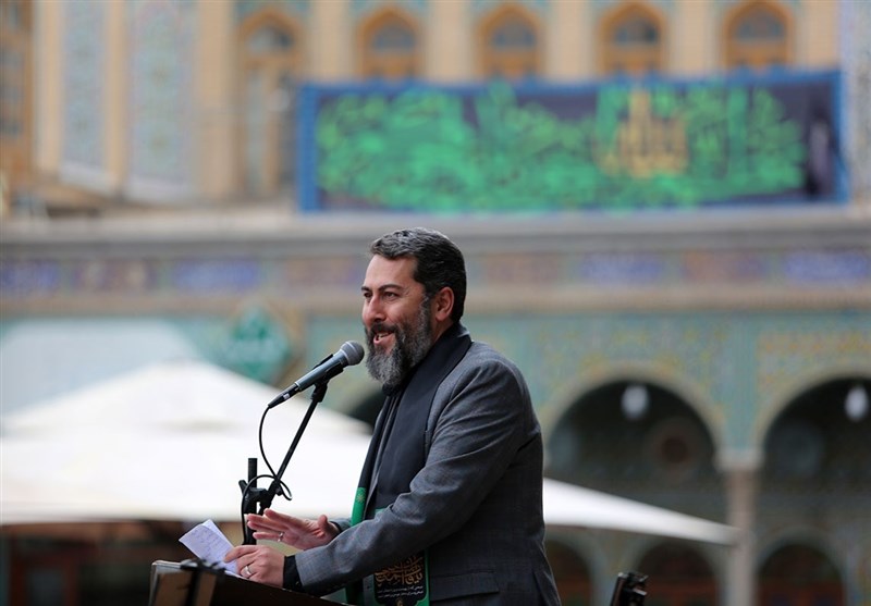 برگزاری آیین تعویض پرچم گنبد حرم حضرت معصومه (س) + فیلم