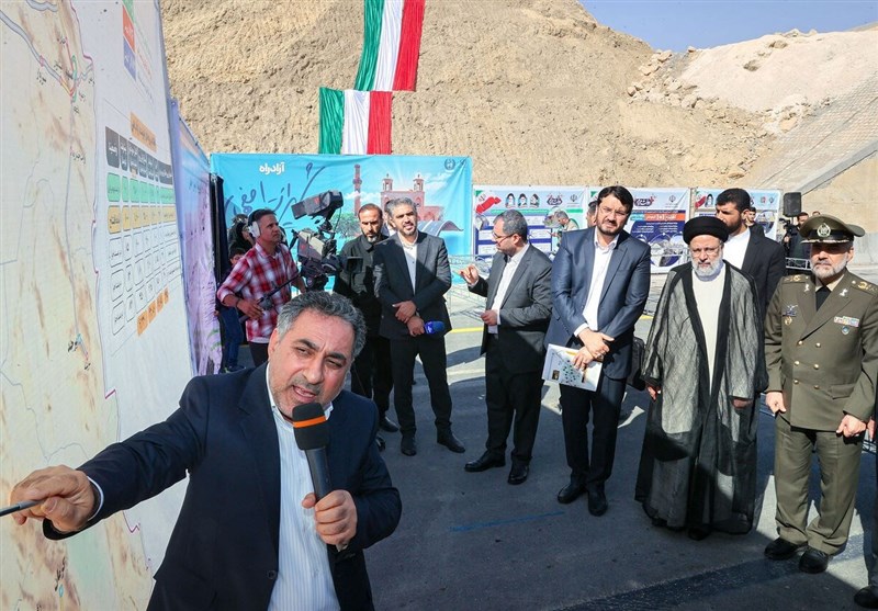 تحول حمل و نقل با افتتاح ابرپروژه شیراز ـ اصفهان/ عملیات اجرایی قطعه ۸ آزادراه شیراز ـ اصفهان آغاز شد