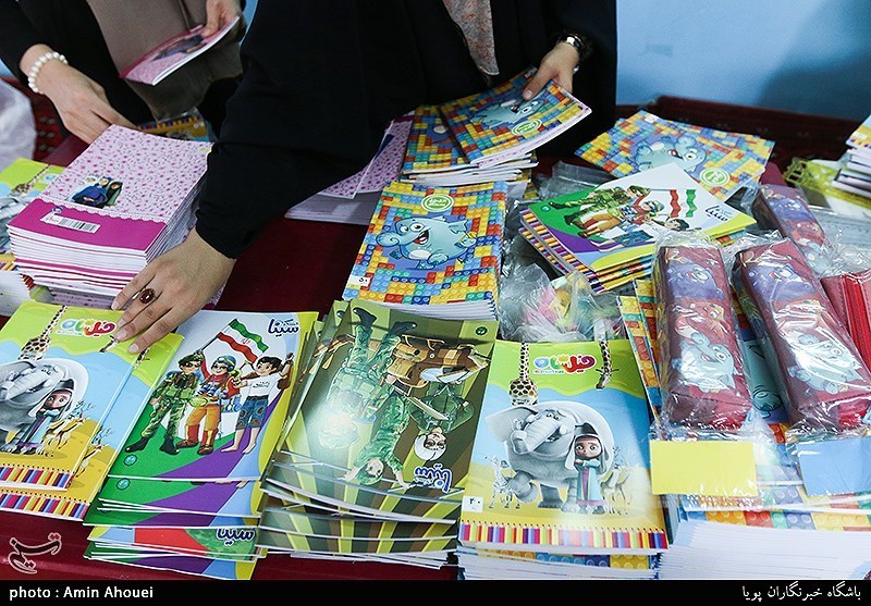 توزیع ۸۶۹۰ بسته لوازمالتحریر بین دانشآموزان نیازمند لرستان