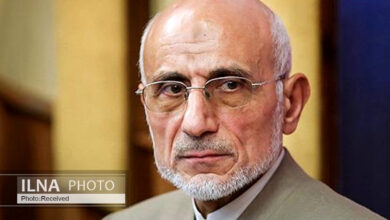 توقع آفرینی یکی از برنامههایی که دشمن در کشور دنبال میکند/ پشت وزرای این دولت نماز میخوانم