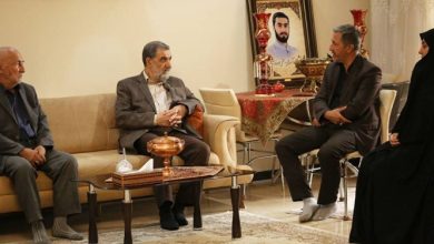 حضور محسن رضایی در منزل شهید آرمان علیوردی