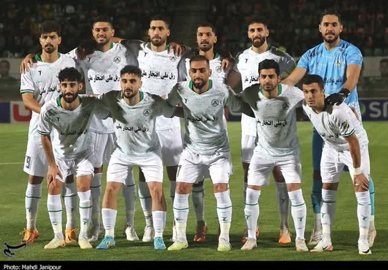 حواشی دیدار ذوبآهن اصفهان و تراکتور تبریز/ از آتش گرفتن یک درخت تا تشویق ایسلندی ربیعی + تصویر