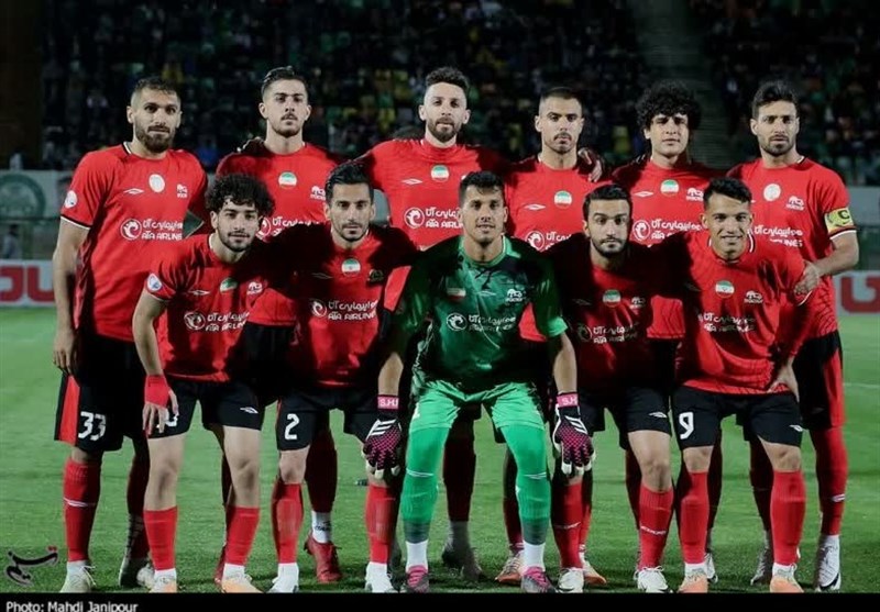 حواشی دیدار ذوبآهن اصفهان و تراکتور تبریز/ از آتش گرفتن یک درخت تا تشویق ایسلندی ربیعی + تصویر