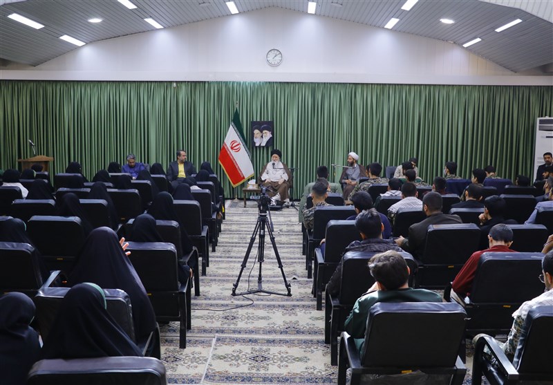 دانشآموز مؤمن و بسیجی راه حل چالشهای امروز کشور است