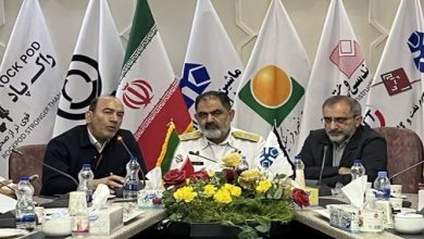 دریادار ایرانی: صنایع در صحنه دریا فعالیت کنند