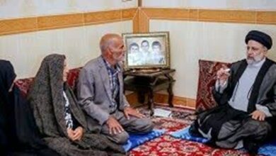 رئیس جمهور با خانواده شهدای تروریستی دیدار میکند