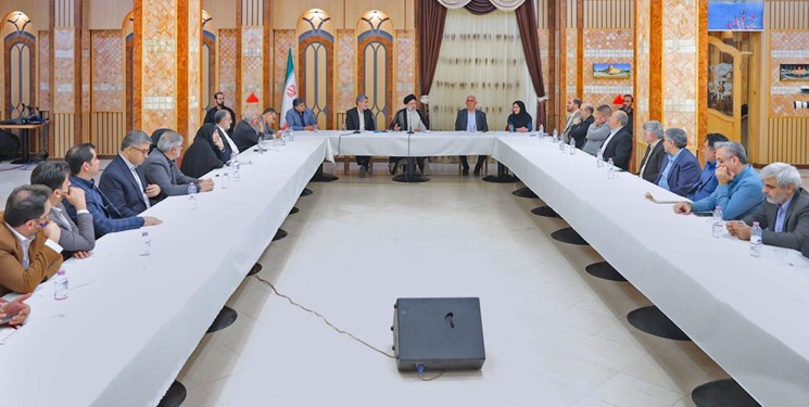 رئیسی: بنای دولت مردمی در مواجهه با مسائل، نه عبور از کنار چالشها، بلکه حل مشکلات است