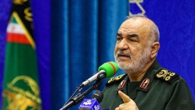 سرلشکر سلامی: شهید شوشتری در برخورد قاطع با کافران نمونه نداشت/ شهیدان زندگی را از متن جنگ آموخته بودند