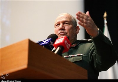 سرلشکر صفوی: اربعین رمز همگرایی ملی، منطقهای و جهانی برای آزادی قدس شریف است