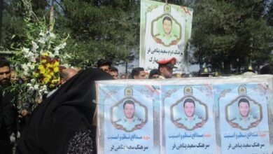 سنگتمام لرستانیها در تشییع فرمانده شهید/ پیکر شهید «پناهیفر» در زادگاهش آرام گرفت + تصاویر