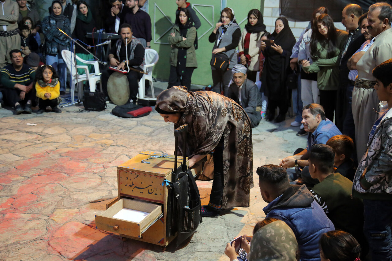 شانزدهمین جشنواره بینالمللی تئاتر خیابانی مریوان شانزدهمین جشنواره بینالمللی تئاتر خیابانی مریوان