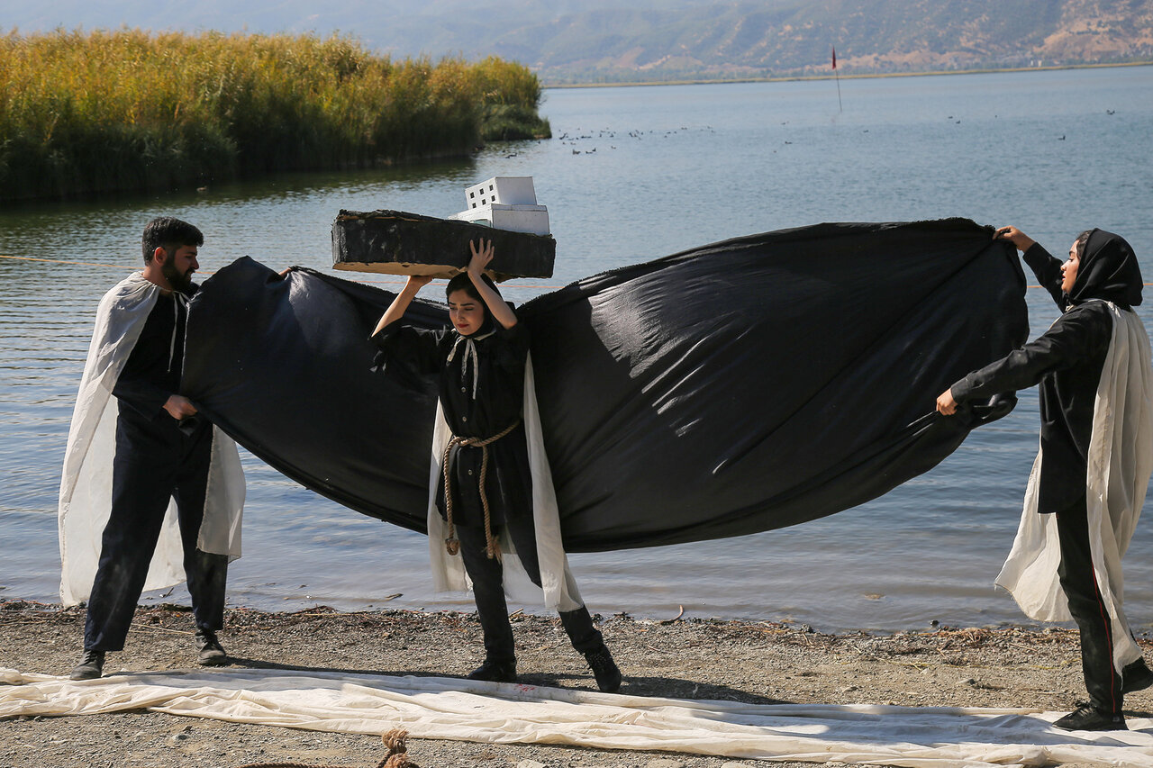 شانزدهمین جشنواره بینالمللی تئاتر خیابانی مریوان شانزدهمین جشنواره بینالمللی تئاتر خیابانی مریوان