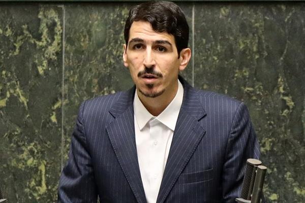 شریعتی: نگذارید مجلس انقلابی حقوقهای نجومی را قانونی کند