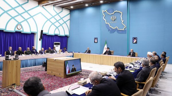 عدم برخورد جدی با قاچاق کالا موجب تضعیف حاکمیت میشود