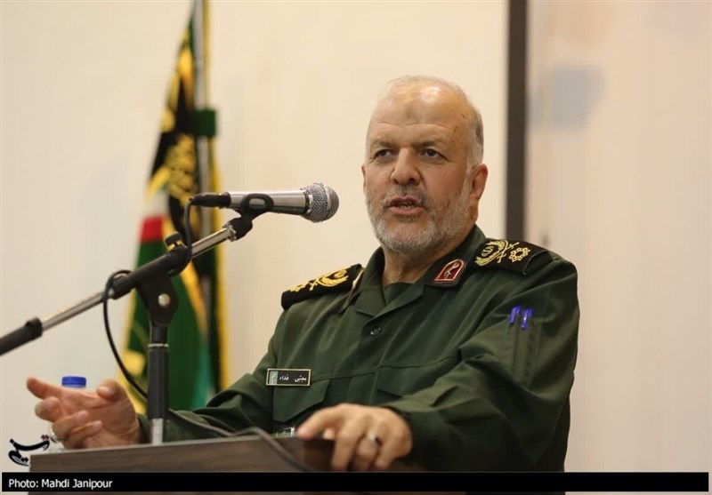 فرمانده سپاه اصفهان: با سیاستزدگی در حق ورزش اجحاف کردهاند