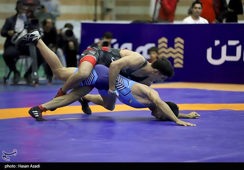 ماجرای ۲ ستون در سالن کشتی کارگران شهدای خرم آباد چه بود؟ + فیلم