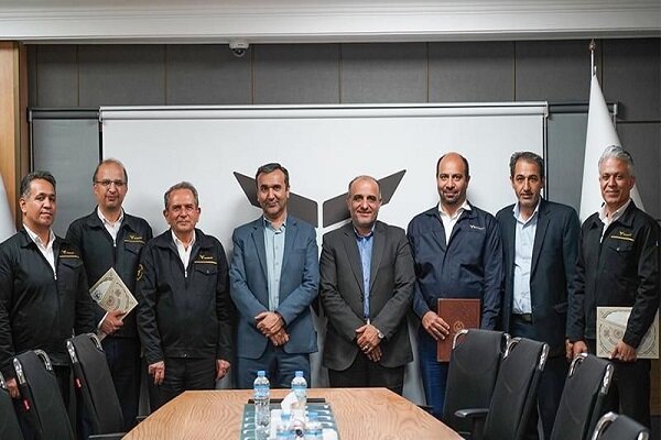 گروه بهمن در سختترین شرایط با کمیته امداد همکاری کرد