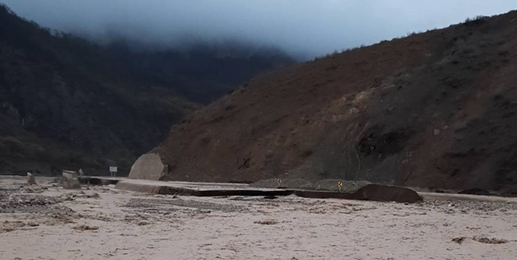 500 متر از جاده خراسانشمالی به جنگل گلستان کاملا تخریب شد