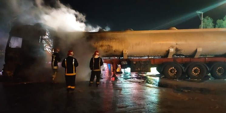 اتاق تانکر ۳۰ هزار لیتری سوخت طعمه حریق شد+عکس و فیلم