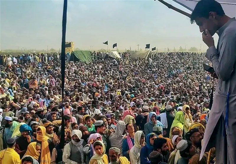 ادامه تحصن علیه ممنوعیت تردد بدون ویزا در مرز پاکستان و افغانستان