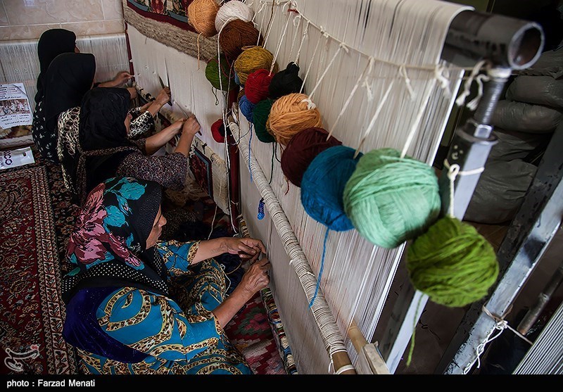 اعتراض فعالان فرش به ادغام با صنعت اسباببازی/ بانک مرکزی معافیت فرش از تعهد بازگشت ارز را نپذیرفت