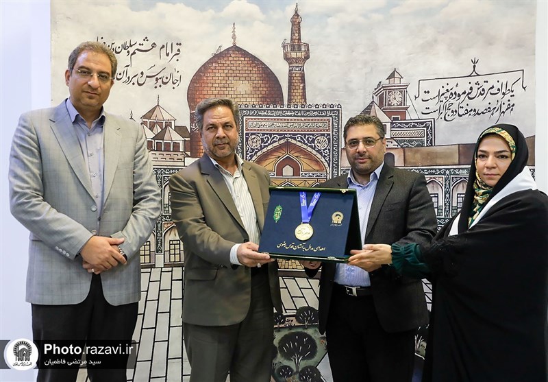 اهدای مدال طلای جهانی طلایهدار رشته تیراندازی به موزه آستان قدس رضوی+ تصاویر