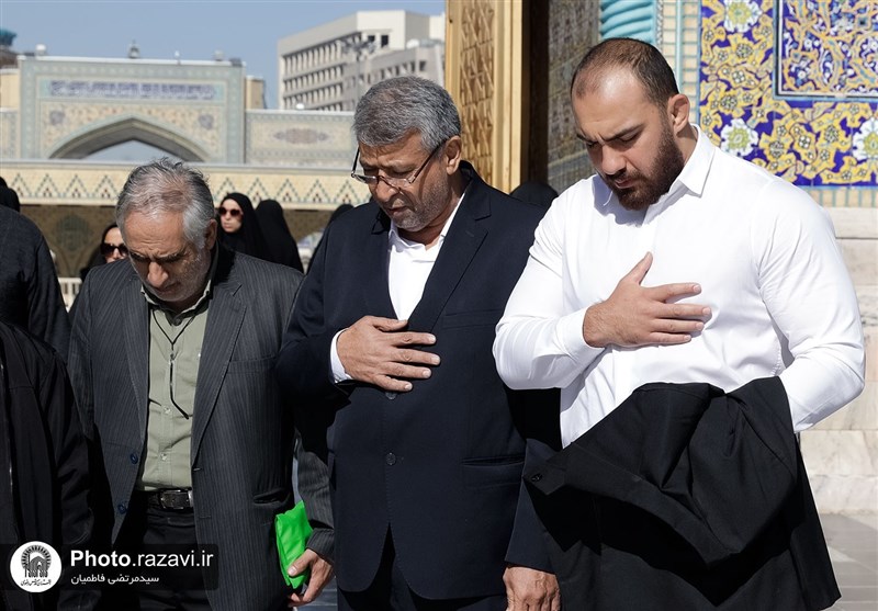 اهدای ۲ مدال طلای قهرمان المپیک به موزه آستان قدس/ زارع: قبل از مسابقات از امام رضا(ع) مدد میطلبم + تصاویر