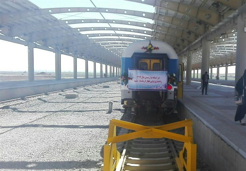 بازدید معاون اجرایی رئیس جمهور از راهآهن کرمانشاه/ پروژهای که نیمهتمام افتتاح شد