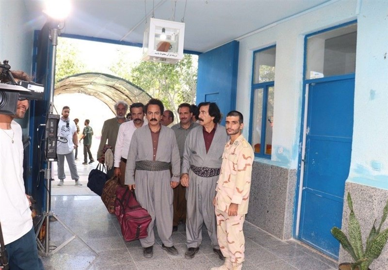 بازیگران “نون خ ” به سواحل مکران رسیدند/ مرزبانان در سریال ایفای نقش میکنند + تصاویر