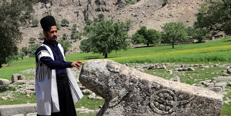 «بردشیر» نماد دیرینه بختیاریها بر مزار چهرههای سرشناس ایل