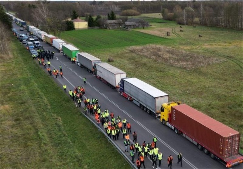 تداوم اعتراضات رانندگان کامیون لهستانی علیه امتیازات ویژه اتحادیه اروپا برای اوکراین