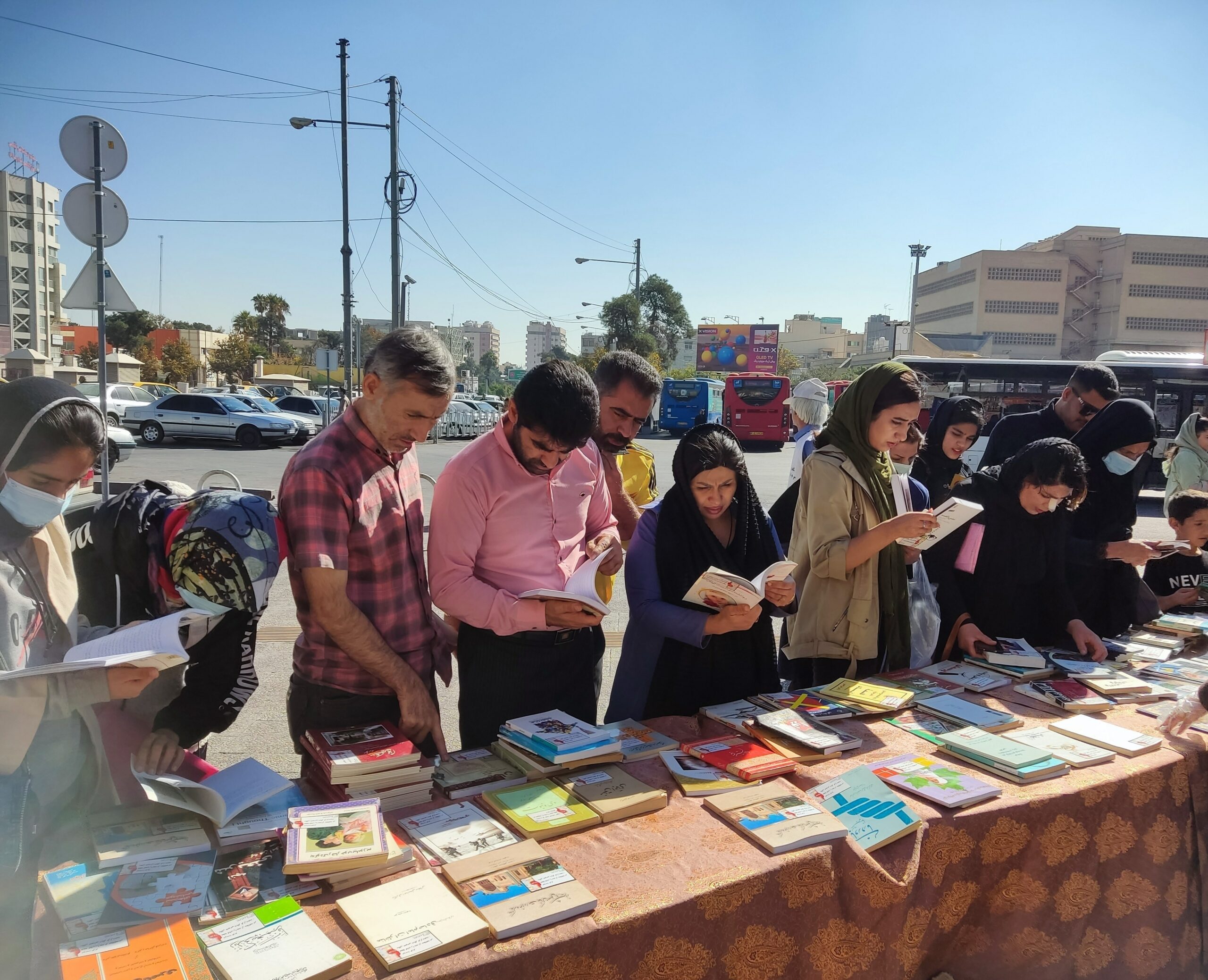 جای خیابان کتاب در شیراز خالی است