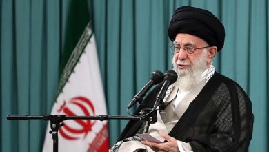 جمعی از دانشآموزان با رهبر معظم انقلاب دیدار میکنند