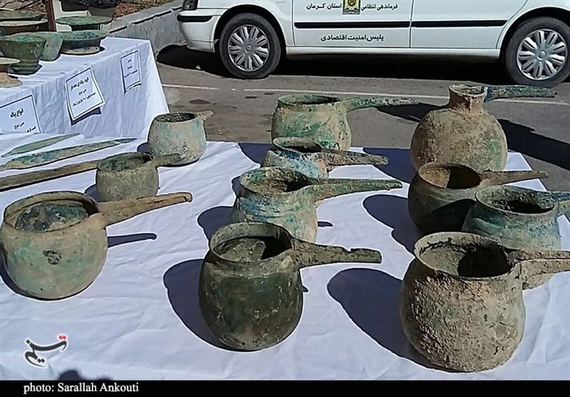 حفر ۱۲ متر تونل برای کشف اشیاء تاریخی و باستانی