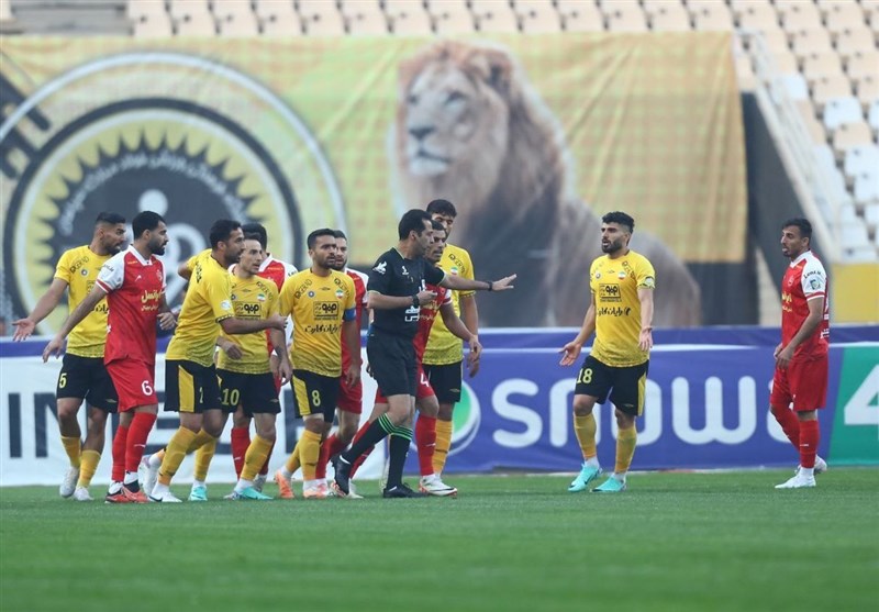 حواشی دیدار سپاهان -پرسپولیس| اختلاف حدود ۳۰ هزارتایی تعداد بلیتهای فروخته شده با تعداد هواداران حاضر در ورزشگاه