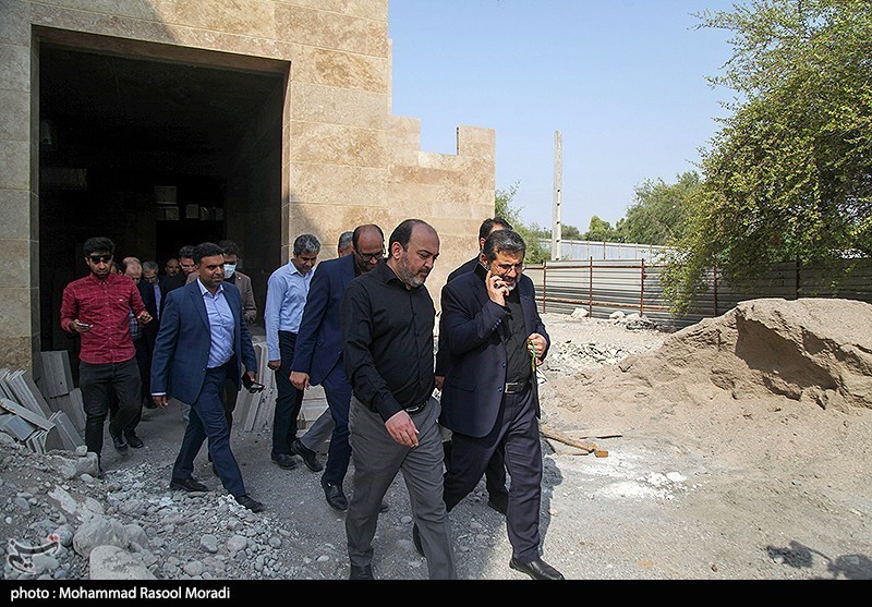 داستان عجیب و غریب کتابخانه مرکزی بندرعباس/ چرا این پروژه عظیم فرهنگی ۱۵ سال طول کشید؟ + تصاویر