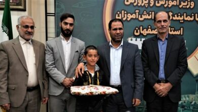 داوطلبان نمایندگی مجلس از این دانشآموز 10 ساله یاد بگیرند!